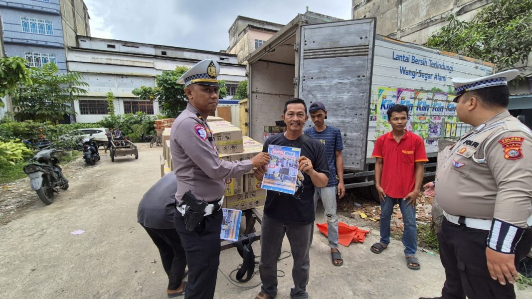 Satlantas Polres Inhil Gencarkan Sosialisasi Larangan Kendaraan Over Loading dan Over Dimensi