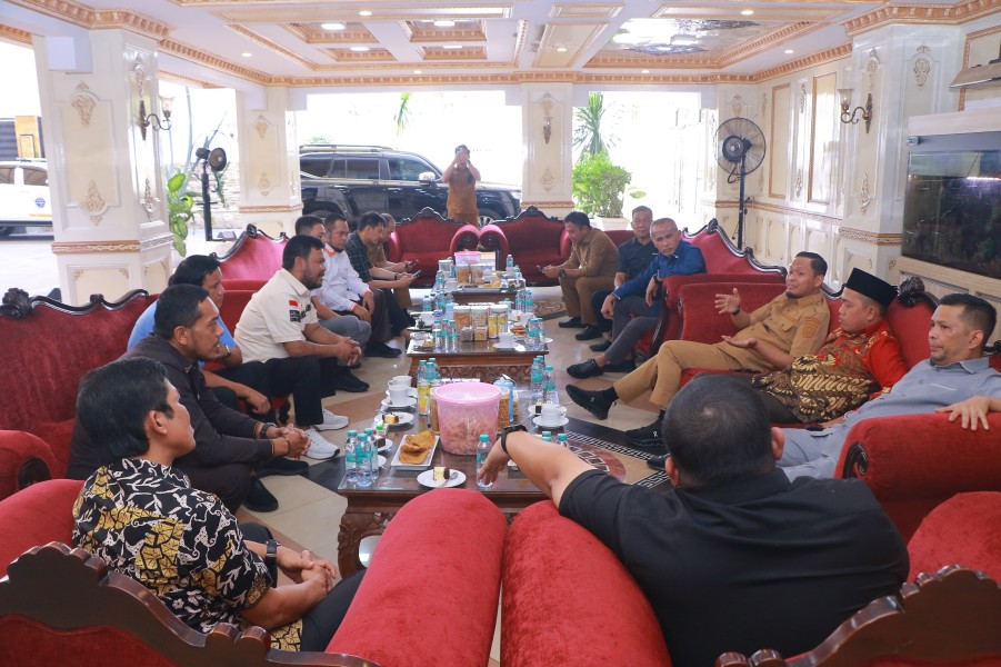 Walikota Pekanbaru Silaturahmi dan Halal Bihalal dengan Pimpinan DPRD