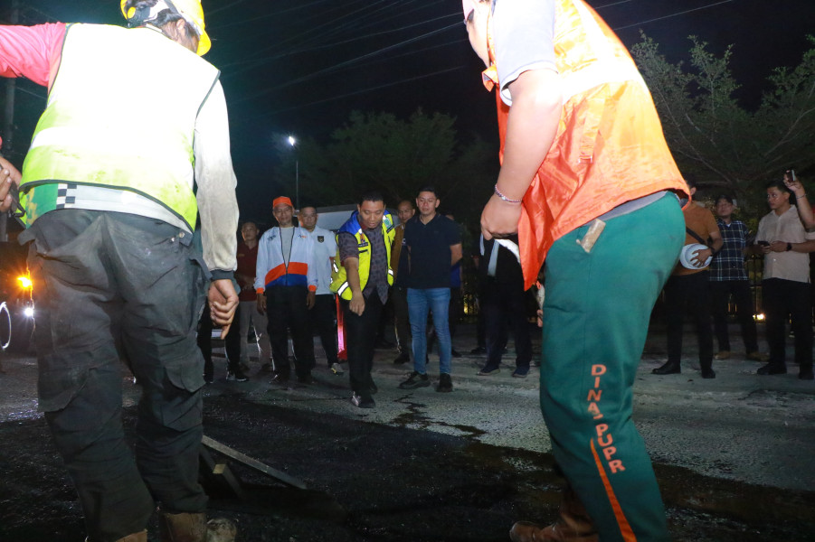 Wawako Markarius Pastikan Perbaikan Jalan Berlubang Selesai Sebelum Lebaran