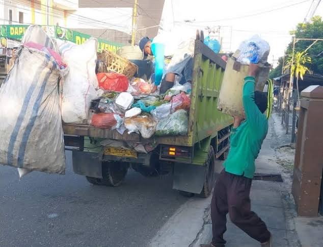 Pemko Pekanbaru Terus Evaluasi Kinerja Operator Pengangkutan Sampah
