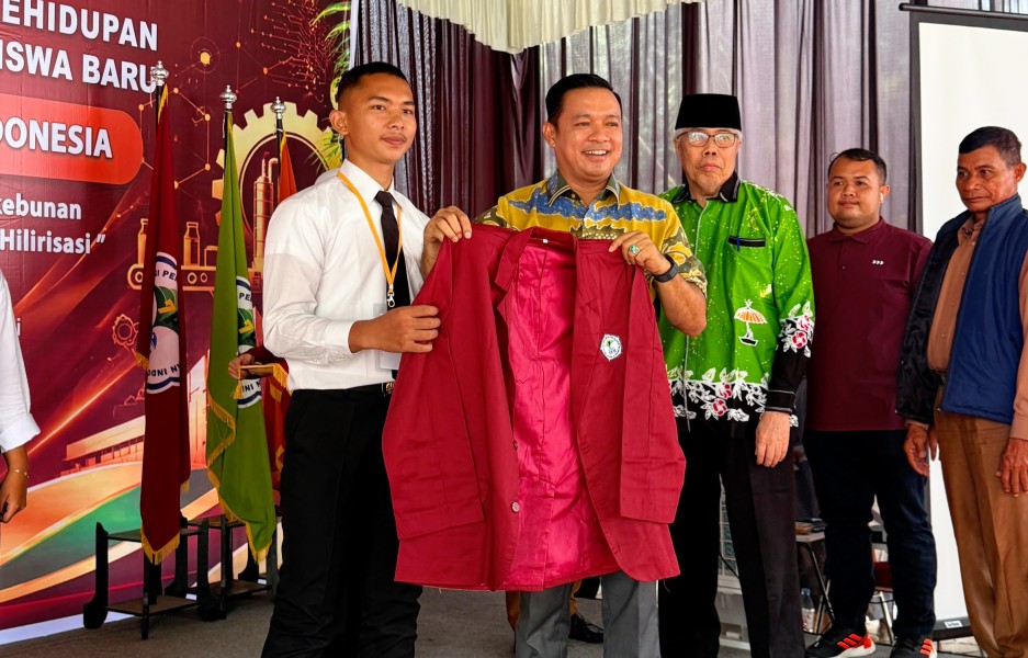 Buka PKKMB ITP2I, Wabup Husni Thamrin Minta Mahasiswa Baru Sungguh-Sungguh Timba Ilmu