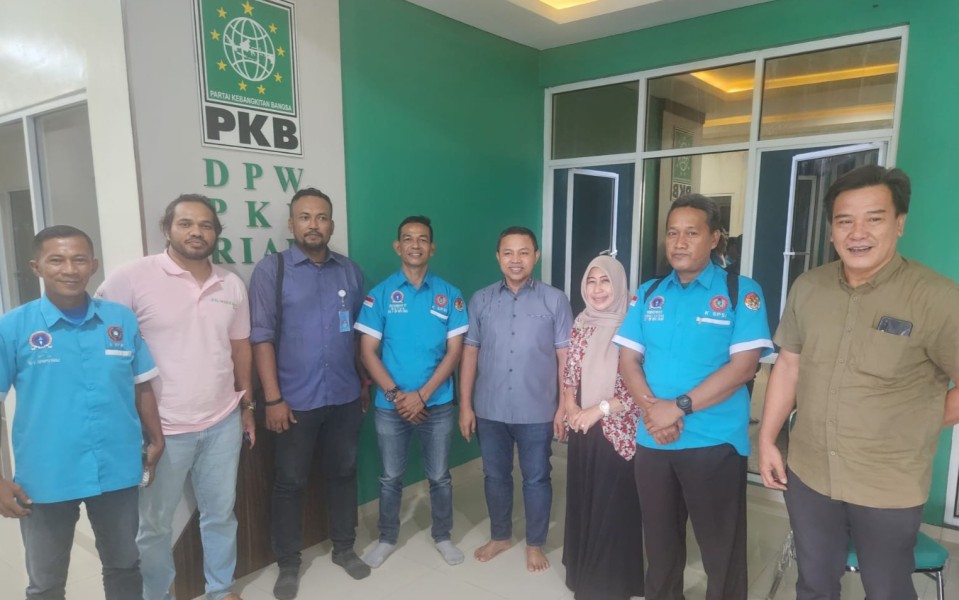 Pernah Jadi Helper Bangunan Waktu Kuliah, Abdul Wahid Dapat Simpati Serikat Pekerja Bangunan