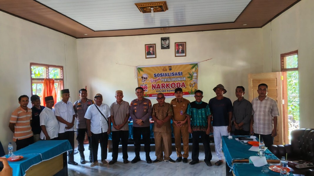 Polsek Kemuning Gelar Sosialisasi Pencegahan Penyalahgunaan Narkoba di Desa Air Balui