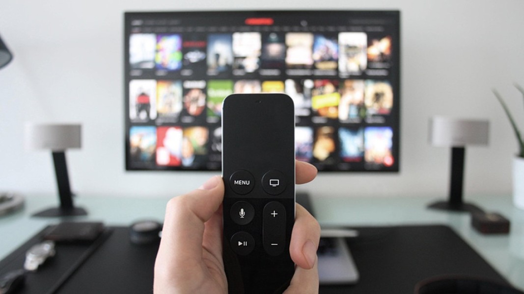 Bahaya Nonton Film di Situs Ilegal, Rekomendasi Tempat Nonton yang Aman, Bro!