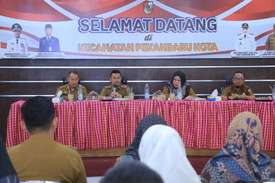 Kunker ke Kantor Camat Pekanbaru Kota, Pj Walikota Bahas Pilkada Hingga Permasalahan Banjir
