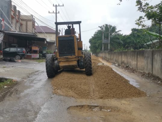 Pemerintah Kota Pekanbaru  Gesa Perbaikan Jalan Bangau Sakti