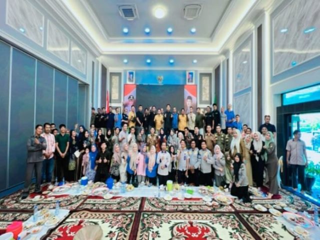 Pj Bupati Kampar & Pj Ketua TP PKK Kampar Silaturrahmi Dengan Kominfo, Humas, Ajudan, Protokol, Dishub, Satpol PP dan Rumah Tangga