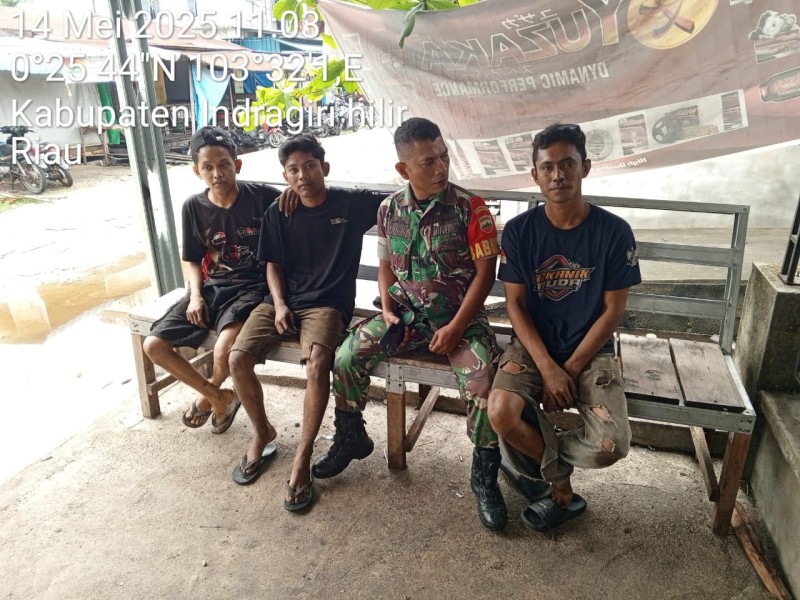 Babinsa Koramil 11/Pulau Burung Edukasi Masyarakat Pentingnya Menjaga Kesehatan Lingkungan dan Sanitasi