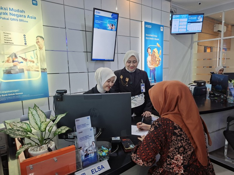 Hari Pelanggan Nasional 2026, BRI Genteng Turun Langsung Sapa Nasabah