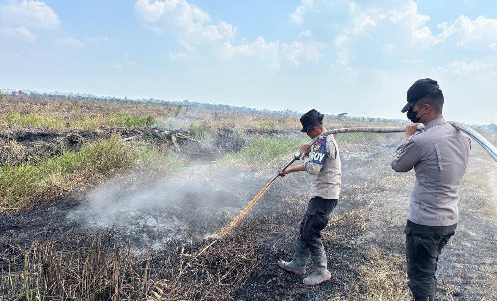 3 Minggu Padamkan Karhutla di Rohil, Personel Brimob Polda Riau Gugur dalam Tugas