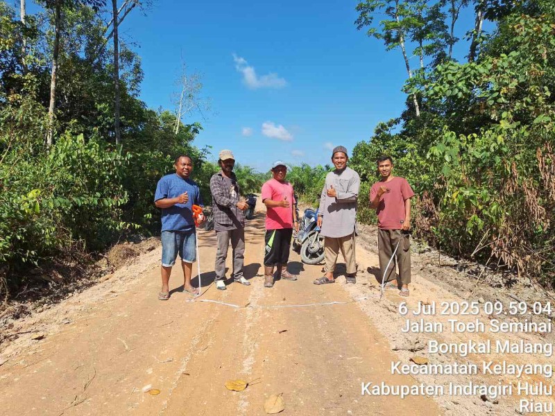Pemdes Bongkal Malang Wujudkan Pembangunan Jalan, Masyarakat Sambut Gembira