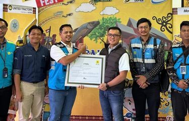 United Tractors Pertegas Komitmen Hijau, Kurangi 12.596 Ton Emisi Gas Rumah Kaca dengan Renewable Energy Certificate dari PLN