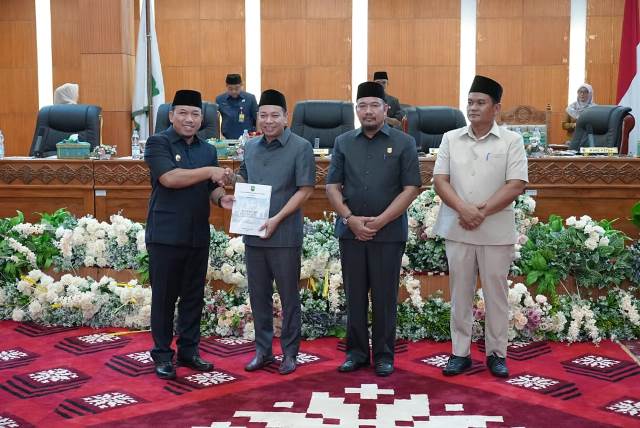 Sampaikan LKPJ Bupati Tahun 2025 di Paripurna, Wabup Husni Sebut IPM Siak Tertinggi