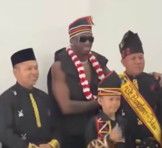 Melly Mike Bertemu Dikha, Anak Kuansing yang Viral di Tengah Festival Pacu Jalur 2025