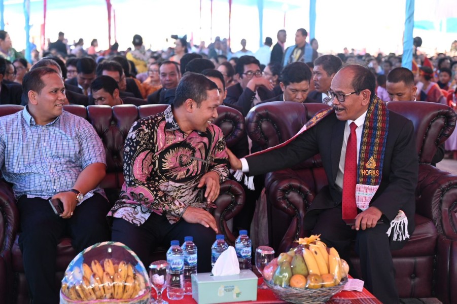 Ribuan Jamaat HKBP Riau Doakan Abdul Wahid Jadi Gubernur Riau