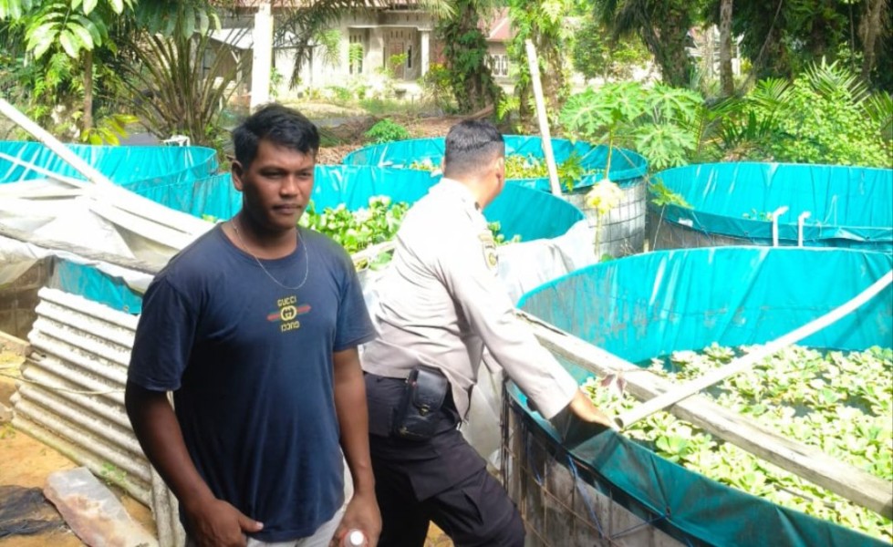 Polisi dan Masyarakat Bersinergi Wujudkan Swasembada Pangan di Rengat Barat