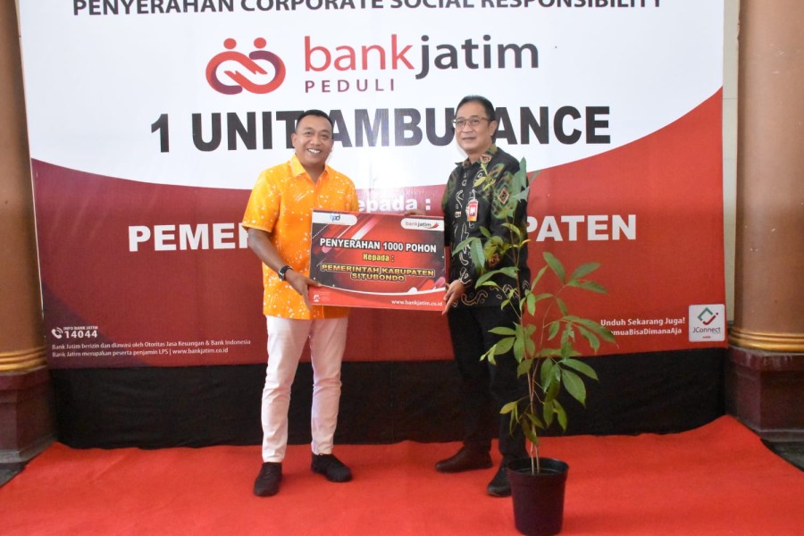 Selain Ambulans, Bank Jatim Salurkan 1.000 Pohon Mahoni untuk Ditanam di Situbondo