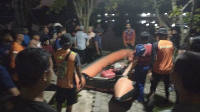 Seorang Remaja Hanyut Saat Berenang di Sungai Siak, Pencarian Dilakukan