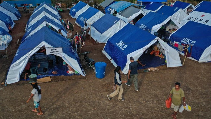 Penutupan Posko Pengungsian Gunung Lewotobi: Polisi Selidiki Dugaan Penjualan Logistik