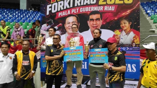 Raih 13 Emas, INKAI Riau Keluar sebagai Juara Umum Kejurprov Karate FORKI Riau