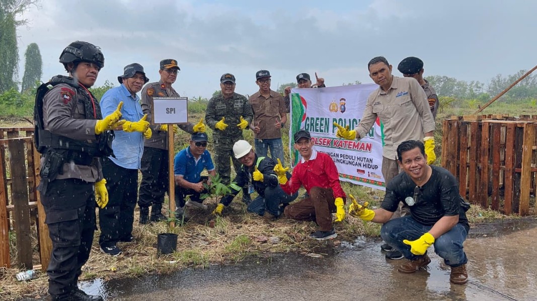 May Day Tak Harus Gaduh: Di Kateman, Buruh PT Sambu dan TNI-Polri Buktikan Cinta Indonesia Lewat Pohon