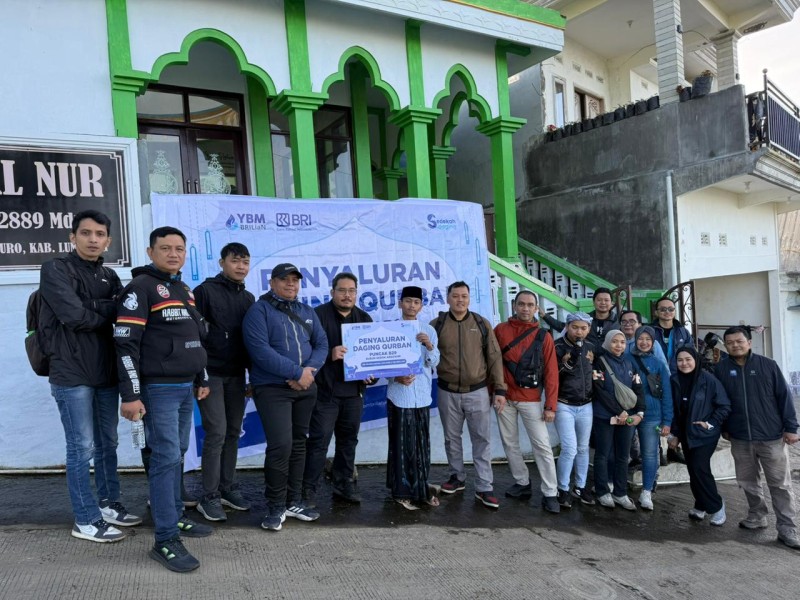 Maknai Idul Adha 2026, BRI Lumajang Salurkan Hewan Kurban Melalui Masjid Tertinggi di Pulau Jawa