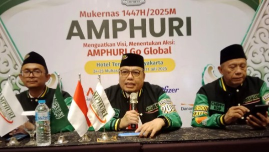 KPK Dalami Dugaan Biaya Tambahan Kuota Haji, Ketum Amphuri Diperiksa