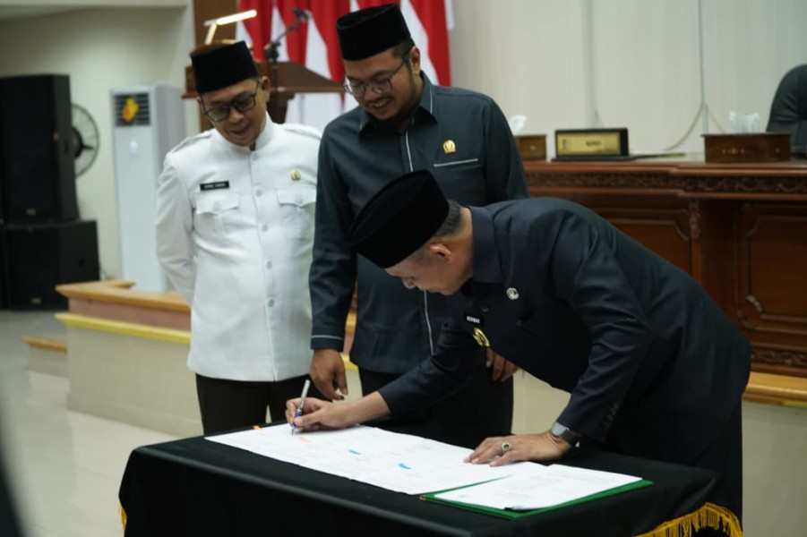 Bupati Inhil Hadiri Paripurna DPRD, APBD Inhil 2026 Resmi Disahkan