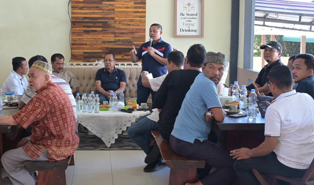 Ustadz Yurnalis Sebut Abdul Wahid Sosok Pemimpin yang Merangkul