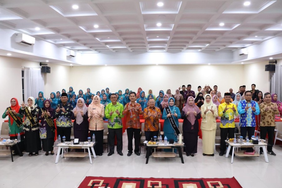 Katerina Susanti Kukuhkan Bunda PAUD Dan Literasi, Lantik TP PKK Serta Posyandu Se-Inhil Untuk Perkuat SDM