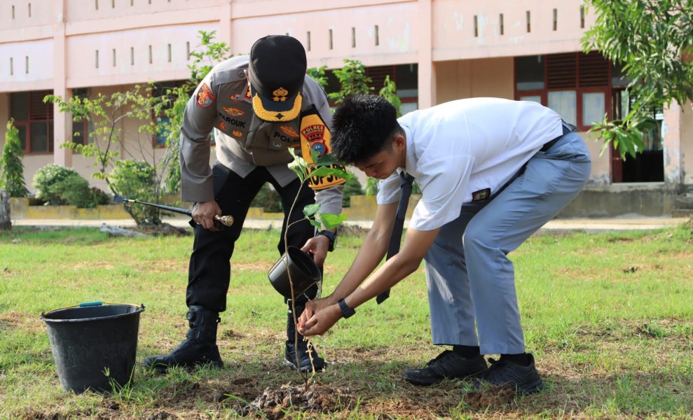 Polres Inhil Gelar Sosialisasi Green Policing dan Gerakan Gen Z Cinta Lingkungan