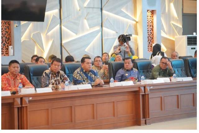 DPR RI Serap Aspirasi Warga Sekitar Tesso Nilo, Bupati Kuansing Hadir Langsung