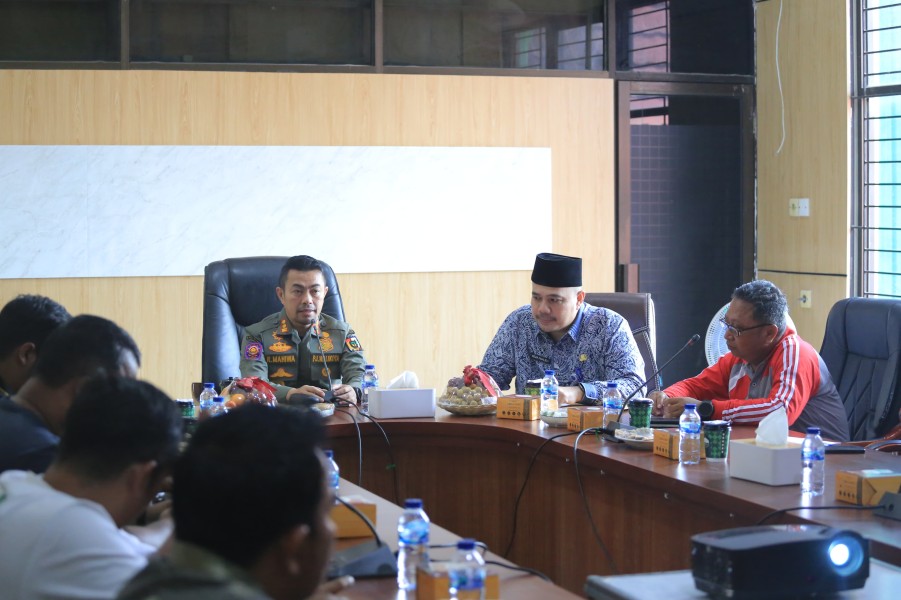 Bahas Solusi Persampahan, Pj Wali Kota Gelar Rapat Bersama DLHK Pekanbaru