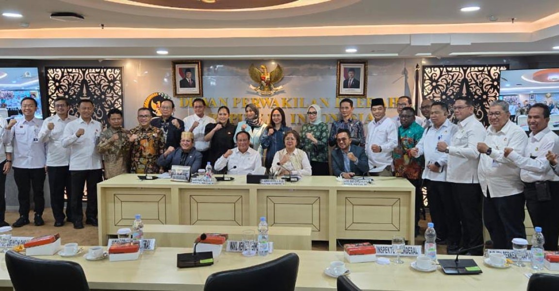 Senator Abdul Hamid Minta Kementrian Perhubungan Aktifkan Bandara Tempuling dan Pelabuhan Samudera