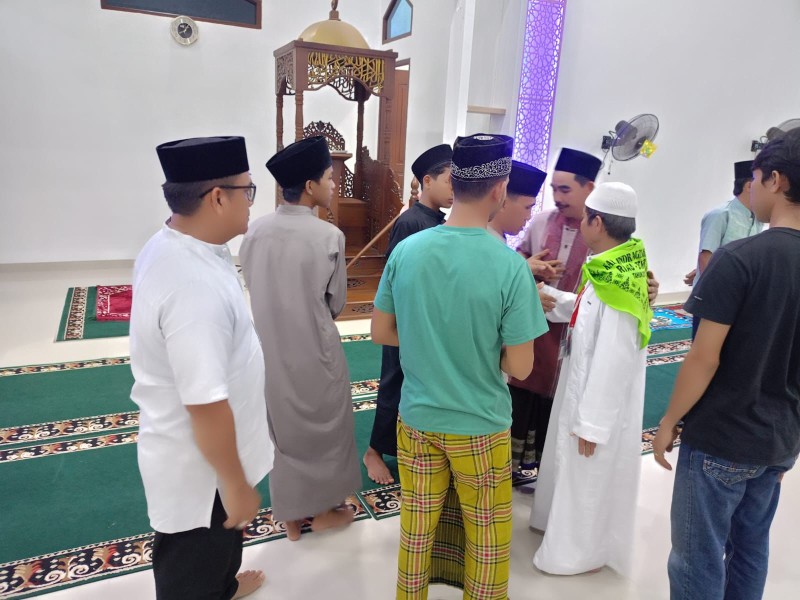 Kades Bandar Padang Sambut Hangat Kepulangan Haji Warganya, H Mastur dan Hj Rosmiah