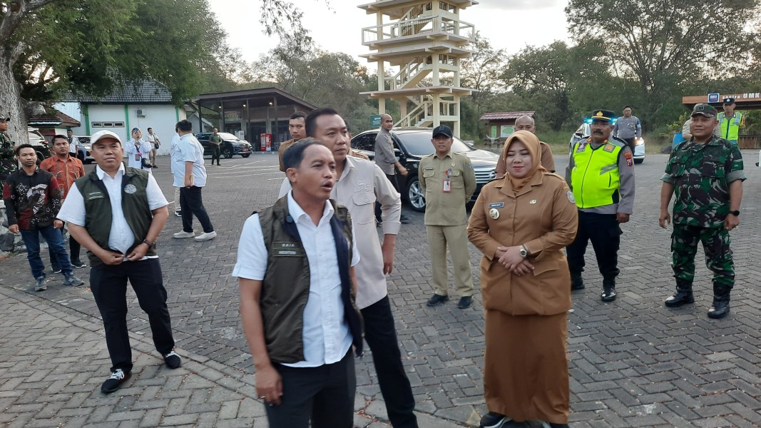 Bupati Situbondo Dampingi Menteri Kehutanan ke TN Baluran, Usulkan Wisata Safari Night