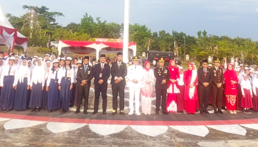 Upacara Penurunan Bendera HUT ke-80 RI di Pelalawan Berlangsung Khidmat, Wakil Bupati sebagai Irup