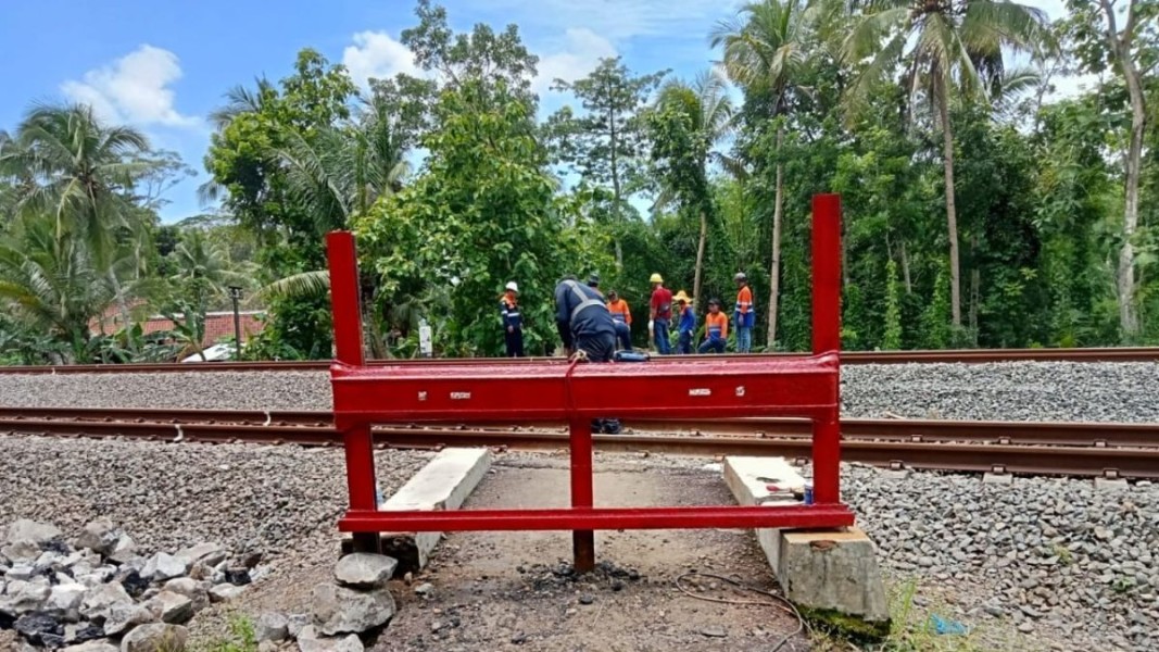 PT KAI Tutup 309 Perlintasan Sebidang untuk Tingkatkan Keselamatan Jalur Kereta Api selama 2024