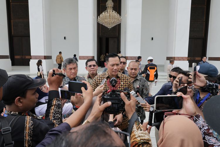 Serahkan Sertifikat Elektronik Istana Negara Pertama di KIPP IKN, AHY: Merupakan Momen Bersejarah Untuk Bangsa Indonesia