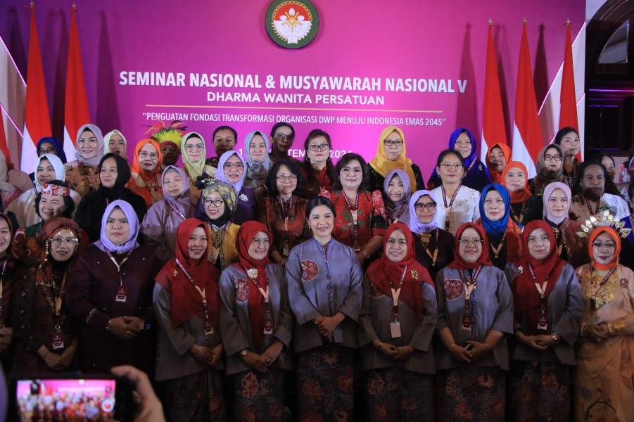 Hadiri Seminar Nasional dan Musyawarah Nasional V, Ketua DWP Pekanbaru: Kami Bisa Mendapatkan Banyak Manfaat