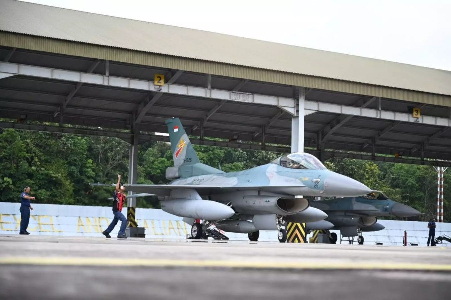 Di HUT Ke-79 TNI, Tiga Pesawat Tempur F-16 Lanud Roesmin Nurjadin Siap Demo Udara di Monumen Nasional