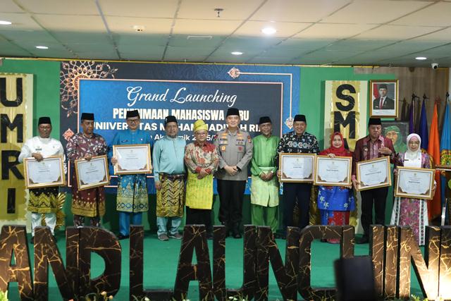 Bupati Siak Raih Penghargaan Kepala Daerah Inspiratif dari Universitas Muhammadiyah Riau