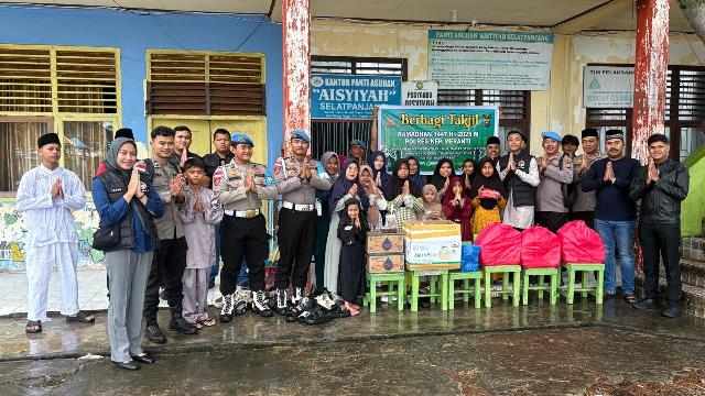Indahnya di Bulan Ramadhan Polres Meranti Berbagi Takjil Panti Asuhan Mualimin