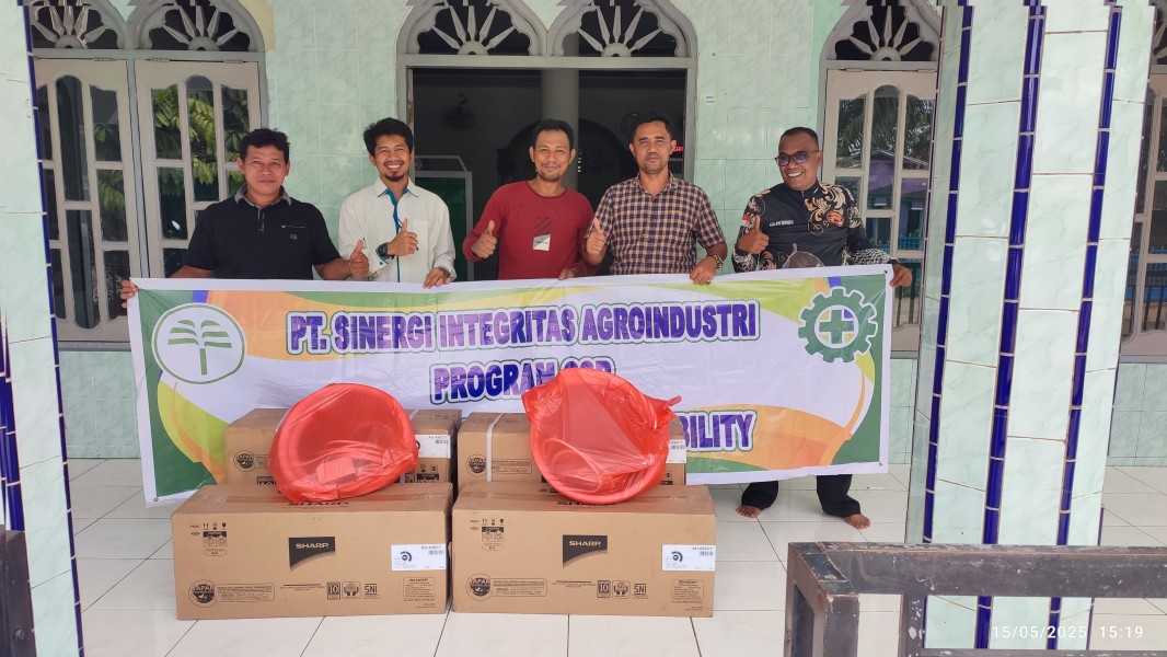 Kembali PT SIA serahkan bantuan ke MUSHOLLA AL HIKMAH,di kepenghuluan bahtera makmur