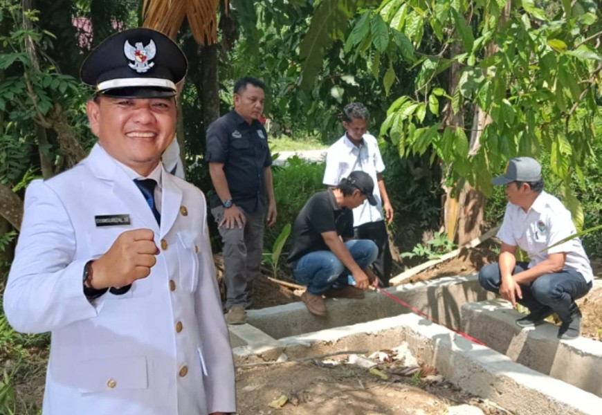 Atasi Genangan Air dan Banjir, Pj Kades Rantau Bakung Bangun Drainase di Dusun Keramat Nibung