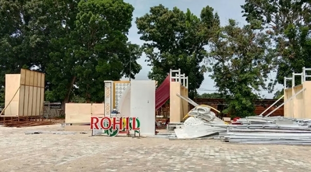 Rohil Mulai Bangun Stand Bazar MTQ Riau ke-44 di Teluk Kuantan