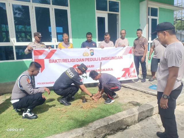 Polsek Bandar Sei Kijang Laksanakan Bhakti Religi dan Peduli Lingkungan dalam Rangka HUT Bhayangkara ke-79