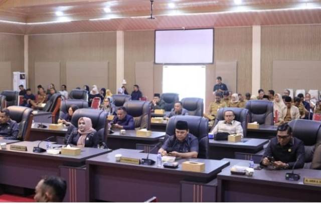 DPRD Meranti Gelar Paripurna Pandum Fraksi Terhadap Penyampaian Nota Keuangan Ranperda APBD 2026