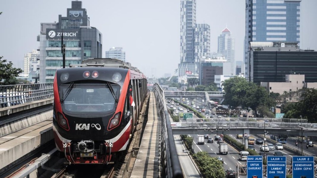 LRT Jabodebek Proyeksikan 929 Ribu Penumpang Selama Nataru 2024/2025 dengan Layanan Optimal