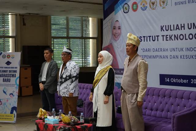 Anggota DPD RI Sewitri, SE., M.Sos Beri Inspirasi Kepemimpinan dan Beasiswa bagi Mahasiswa ITB Riau